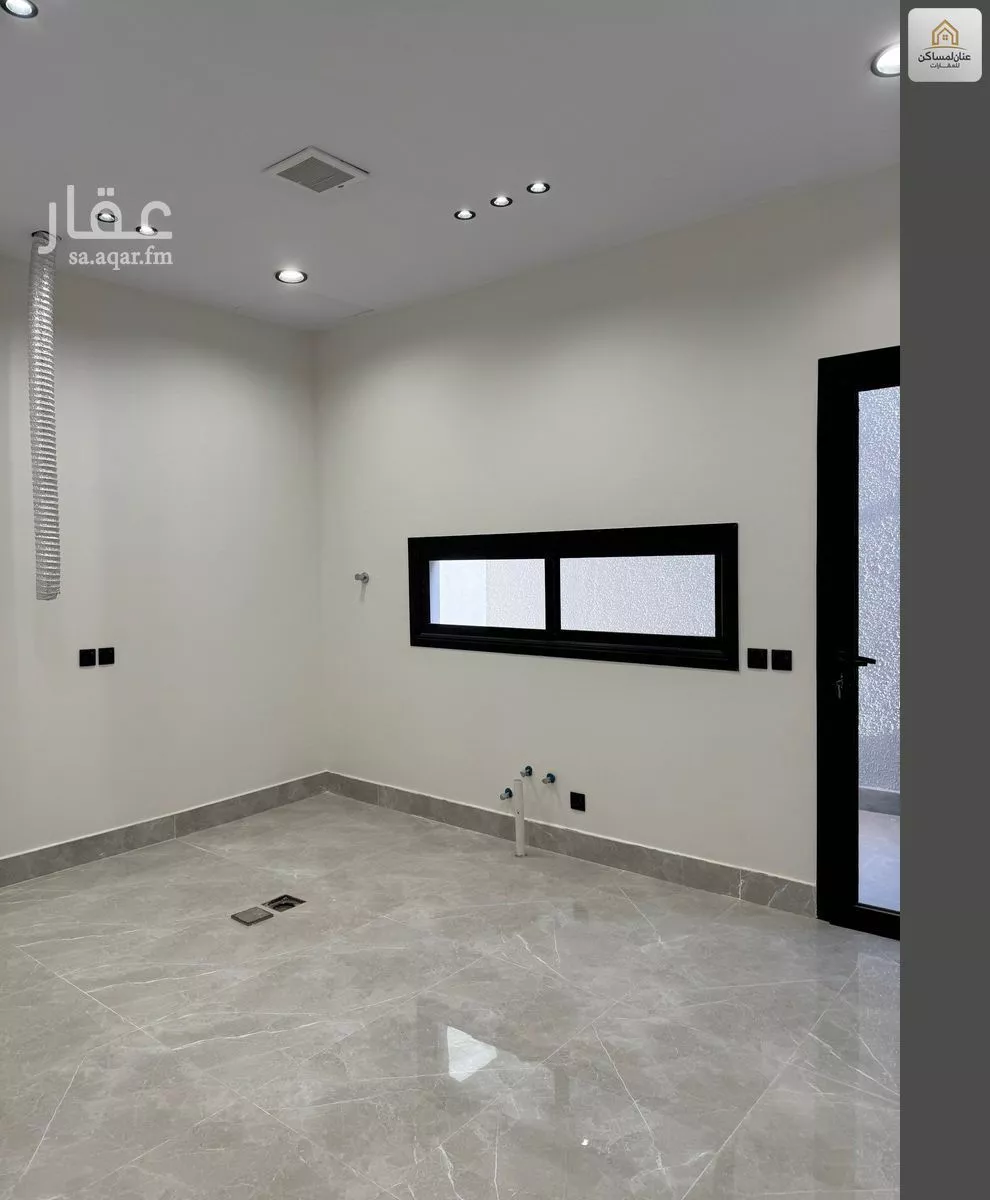 فيلا 7 غرف في الشرق 3