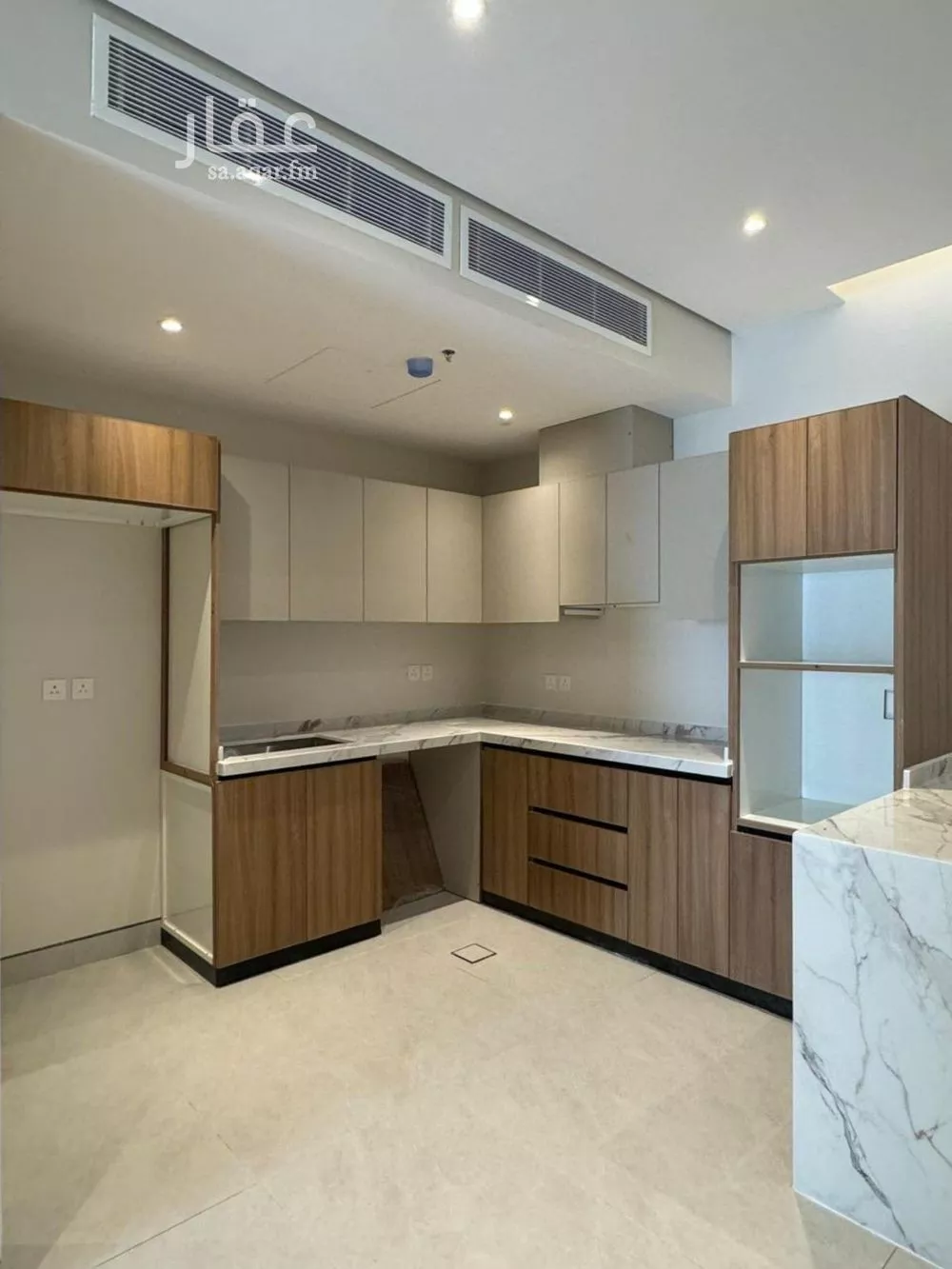 5 bedroom villa in Al Aridh 1