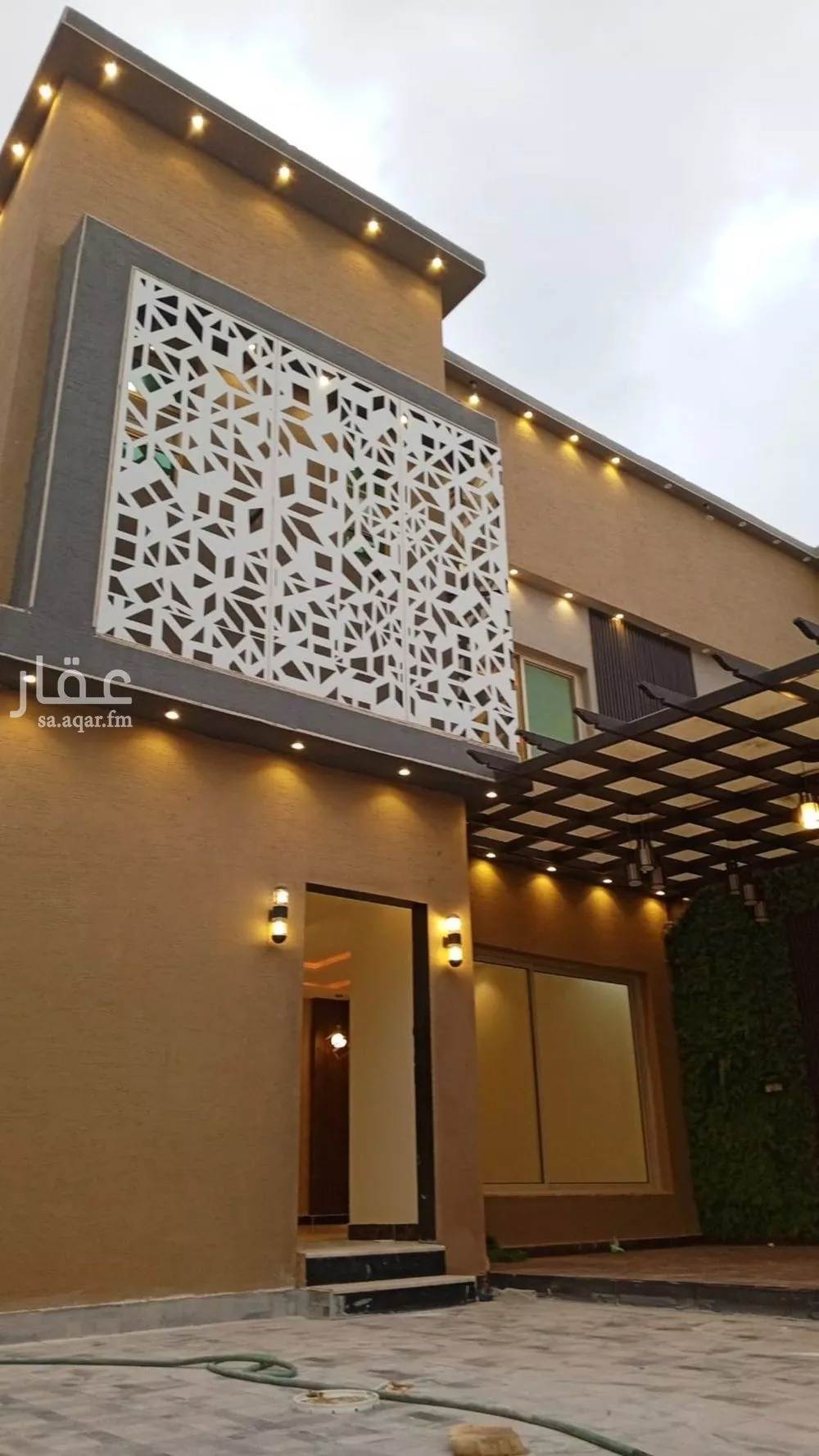 فيلا 5 غرف في عكاظ 2