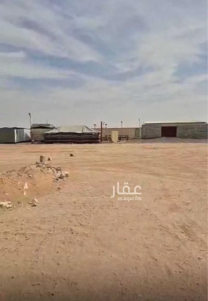 أرض 875 م² في الشرق 3