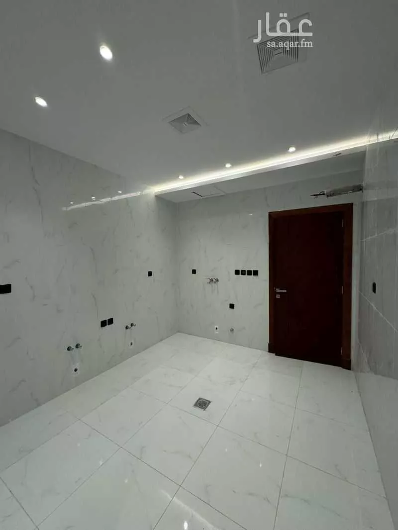 شقة 5 غرف في طيبة 3