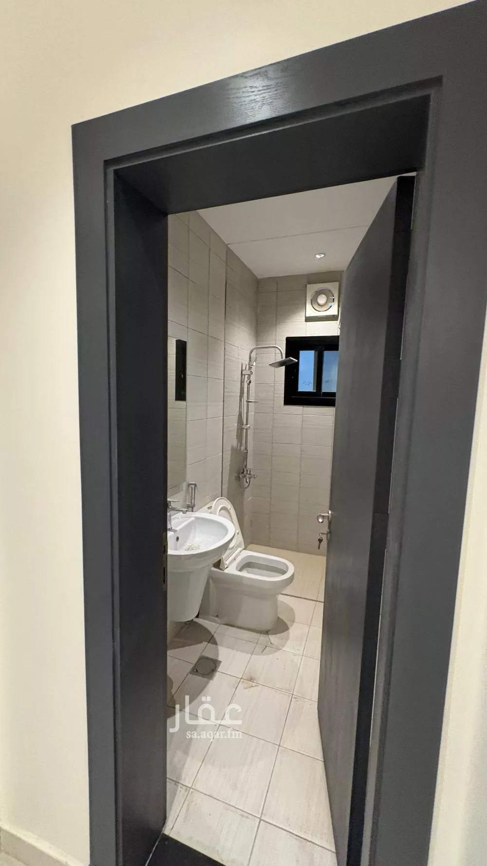 شقة 4 غرف في الواحة 4