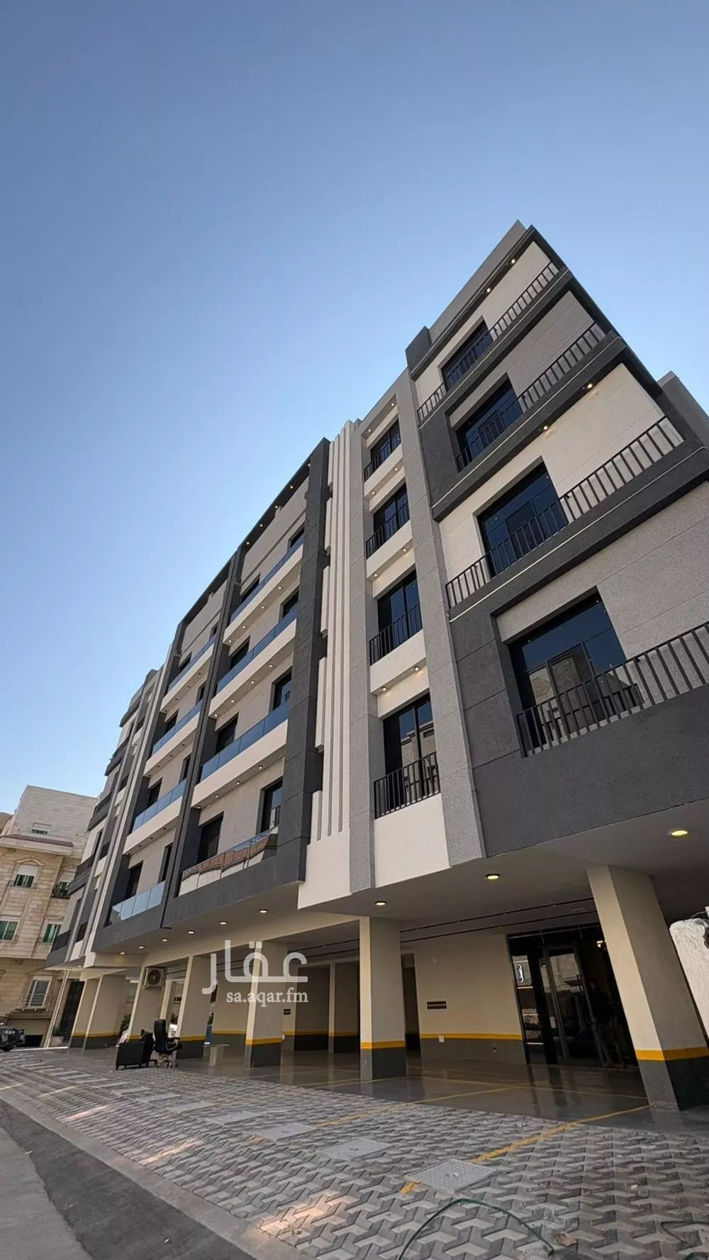 3 bedroom apartment in Al Rawdah 1