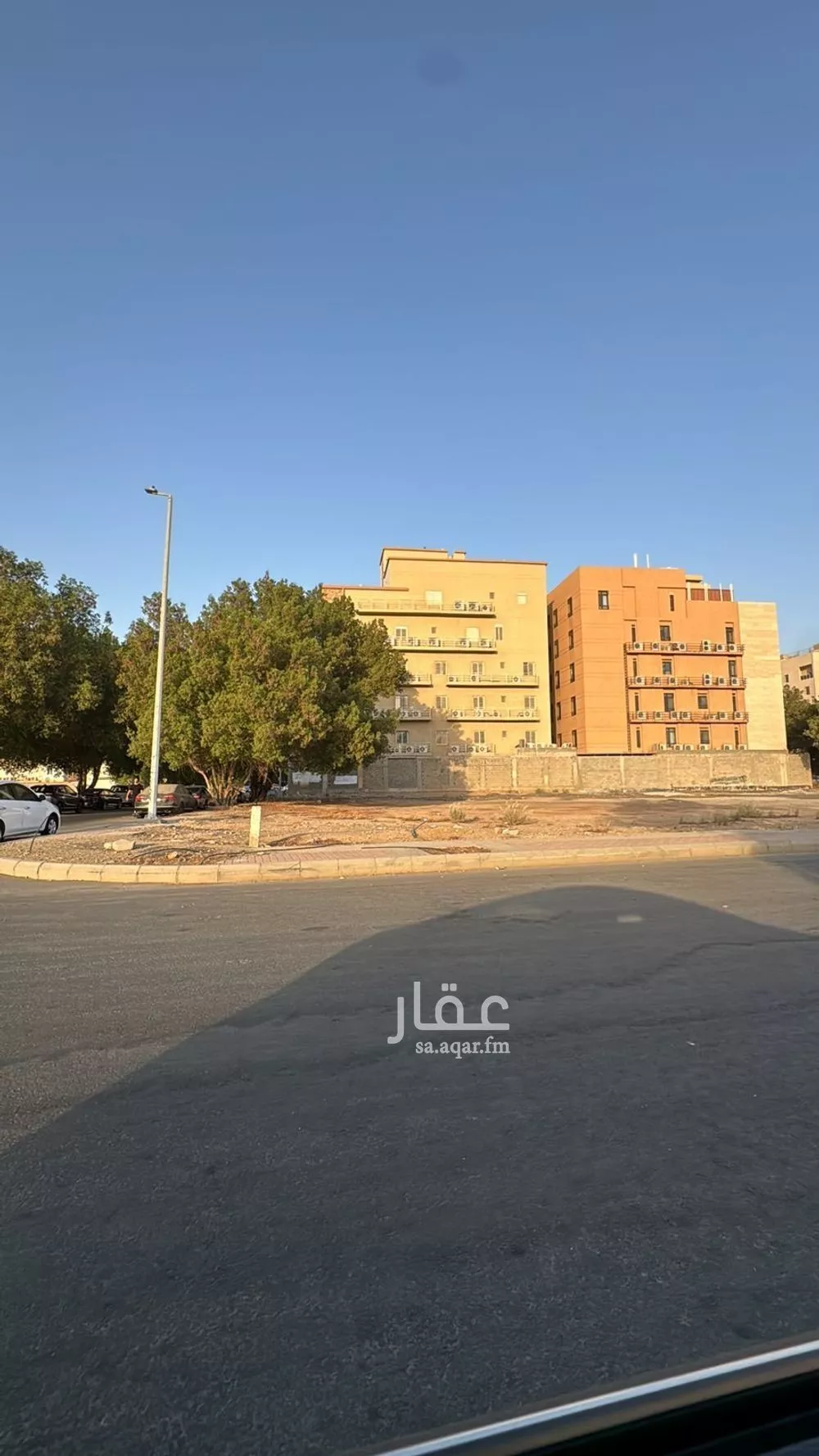 أرض 835 م² في الورود 4