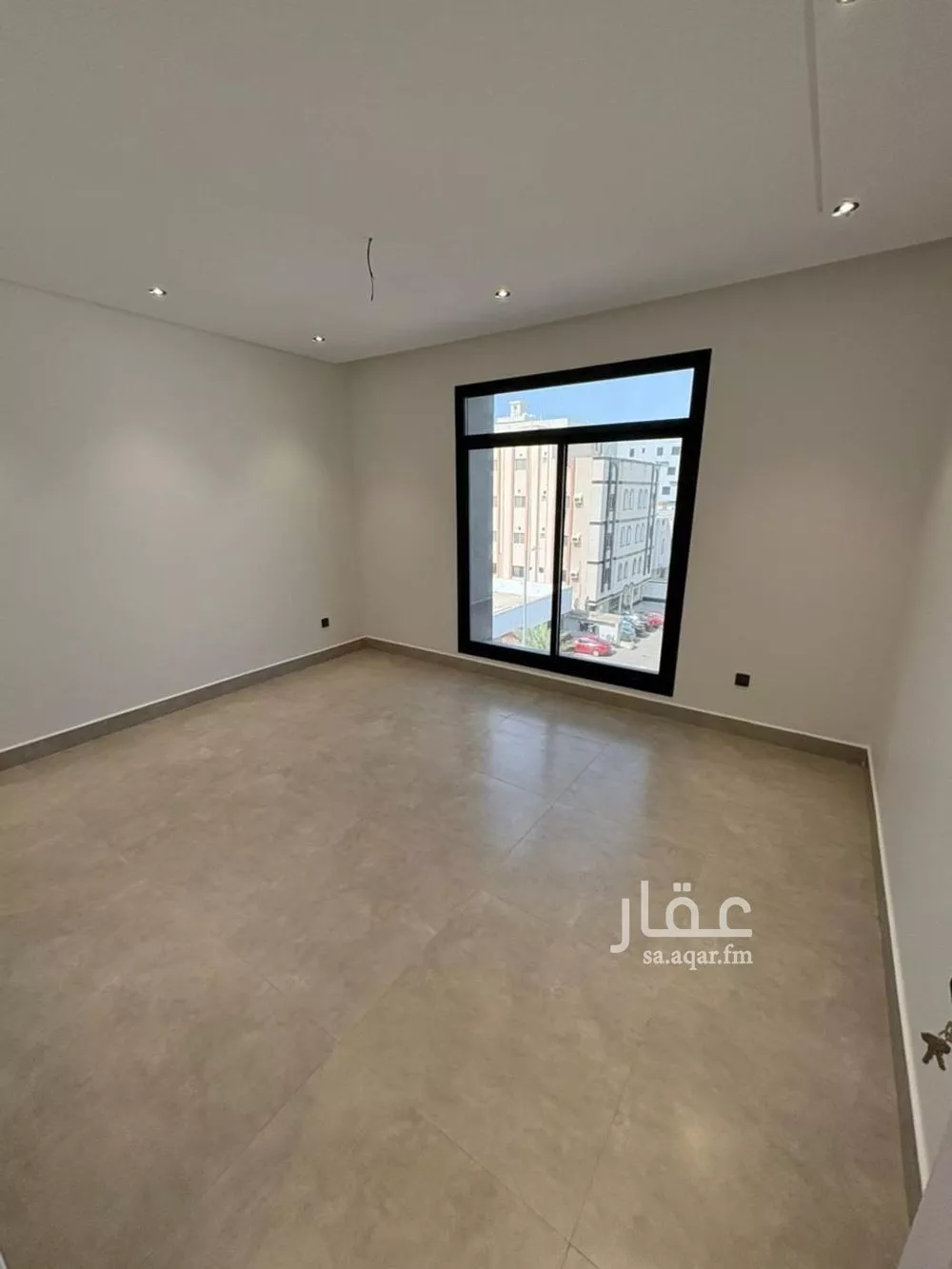 شقة 4 غرف في النعيم 5