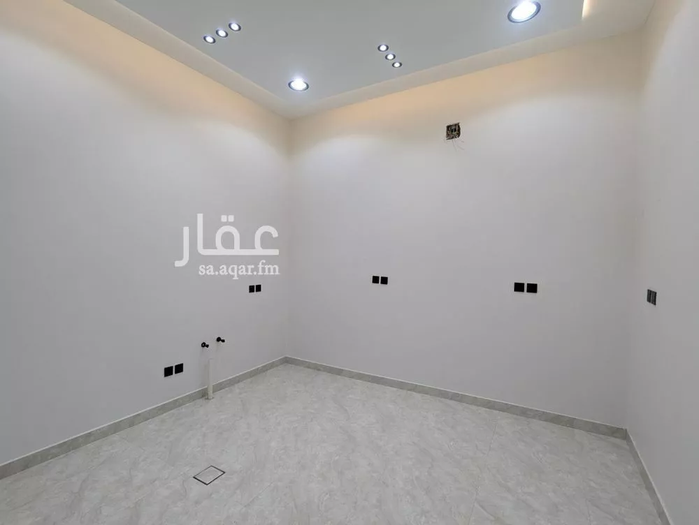 3 bedroom floor in Dhahrat Namar 2