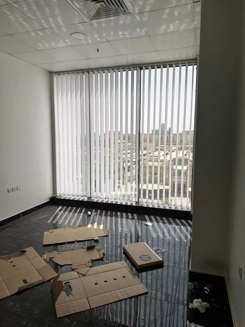 مكتب 1096 م² في الضباط 5