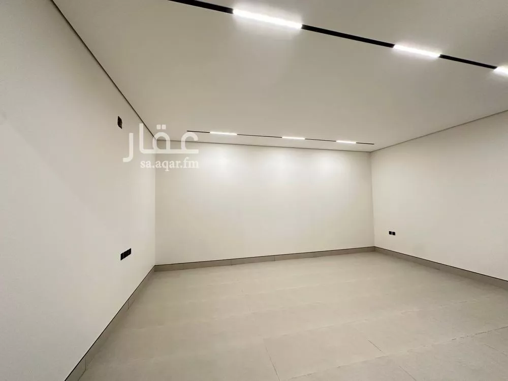 5 bedroom villa in Al Yarmouk 2