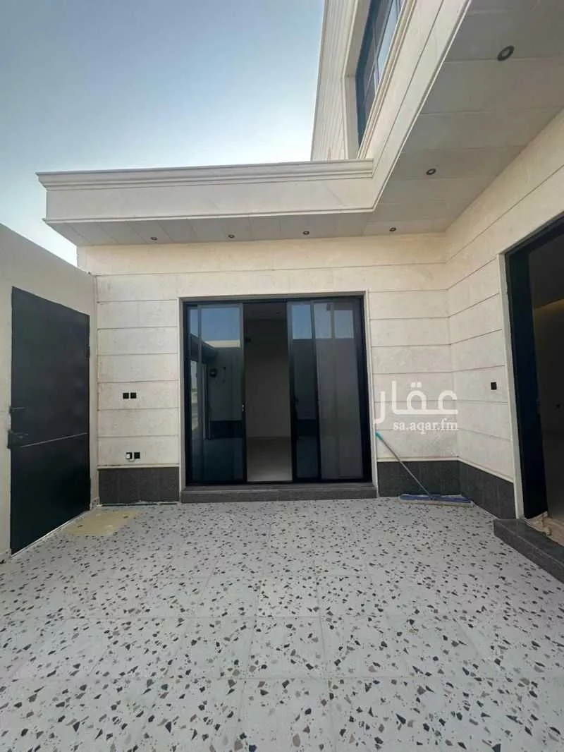 فيلا 5 غرف في الجنادرية 3