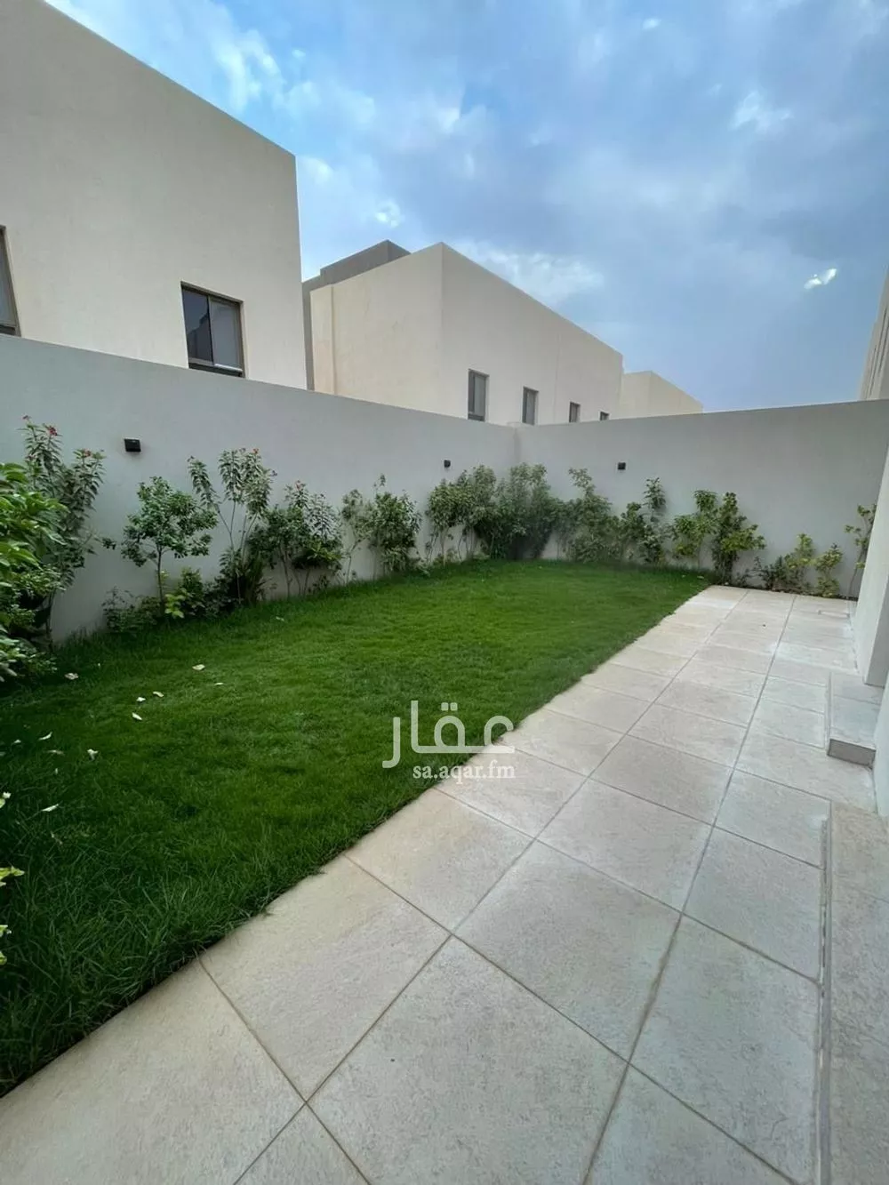 فيلا 7 غرف في عكاظ 4