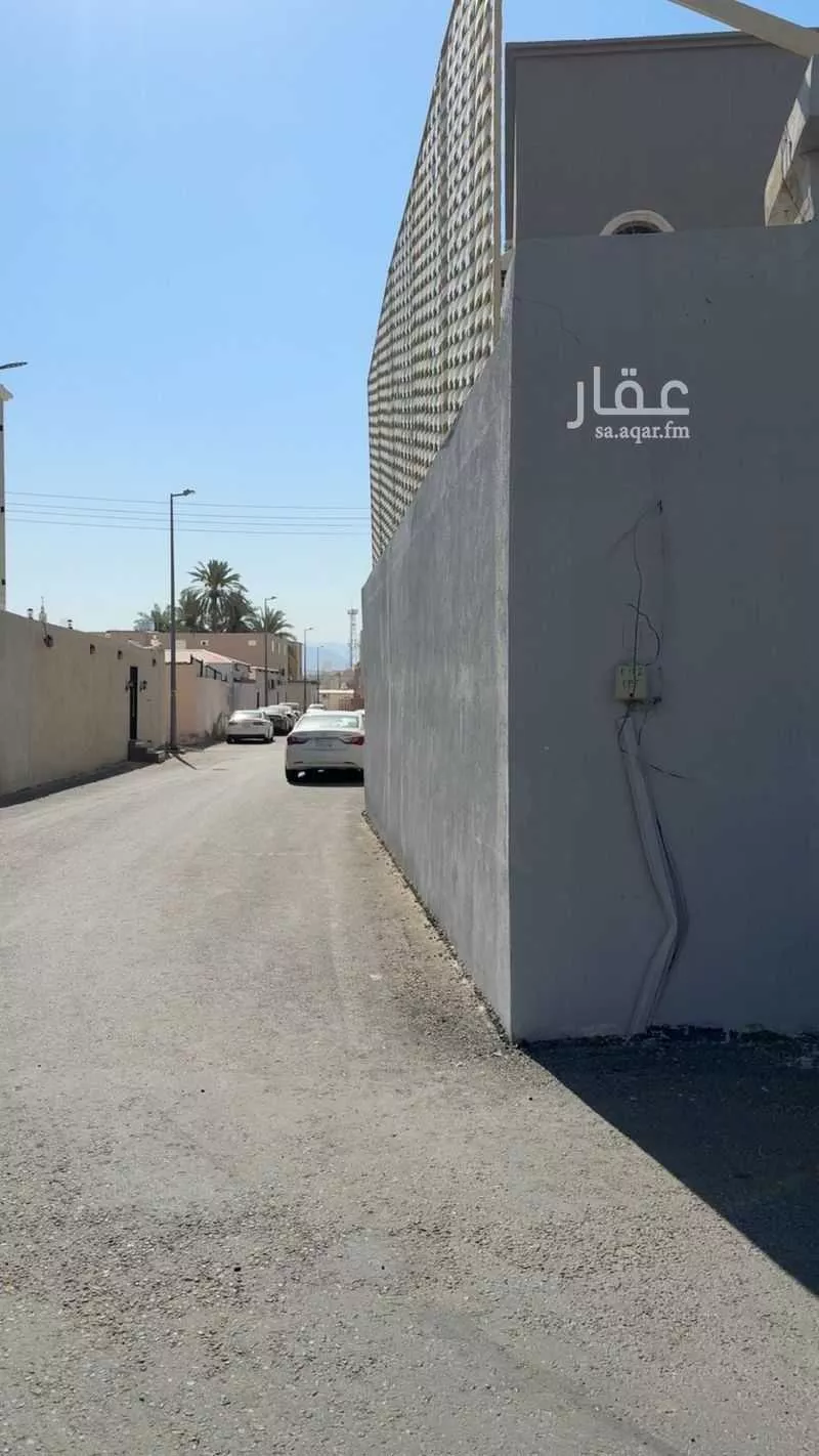 787 sqm building in Al Sharayea 2