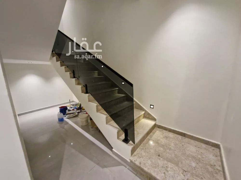 فيلا 5 غرف في العارض 2