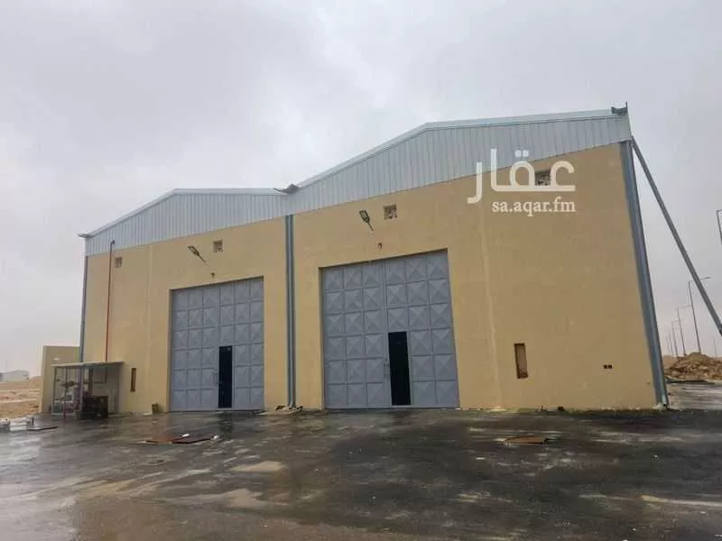 مستودع 963 م² في النظيم 4