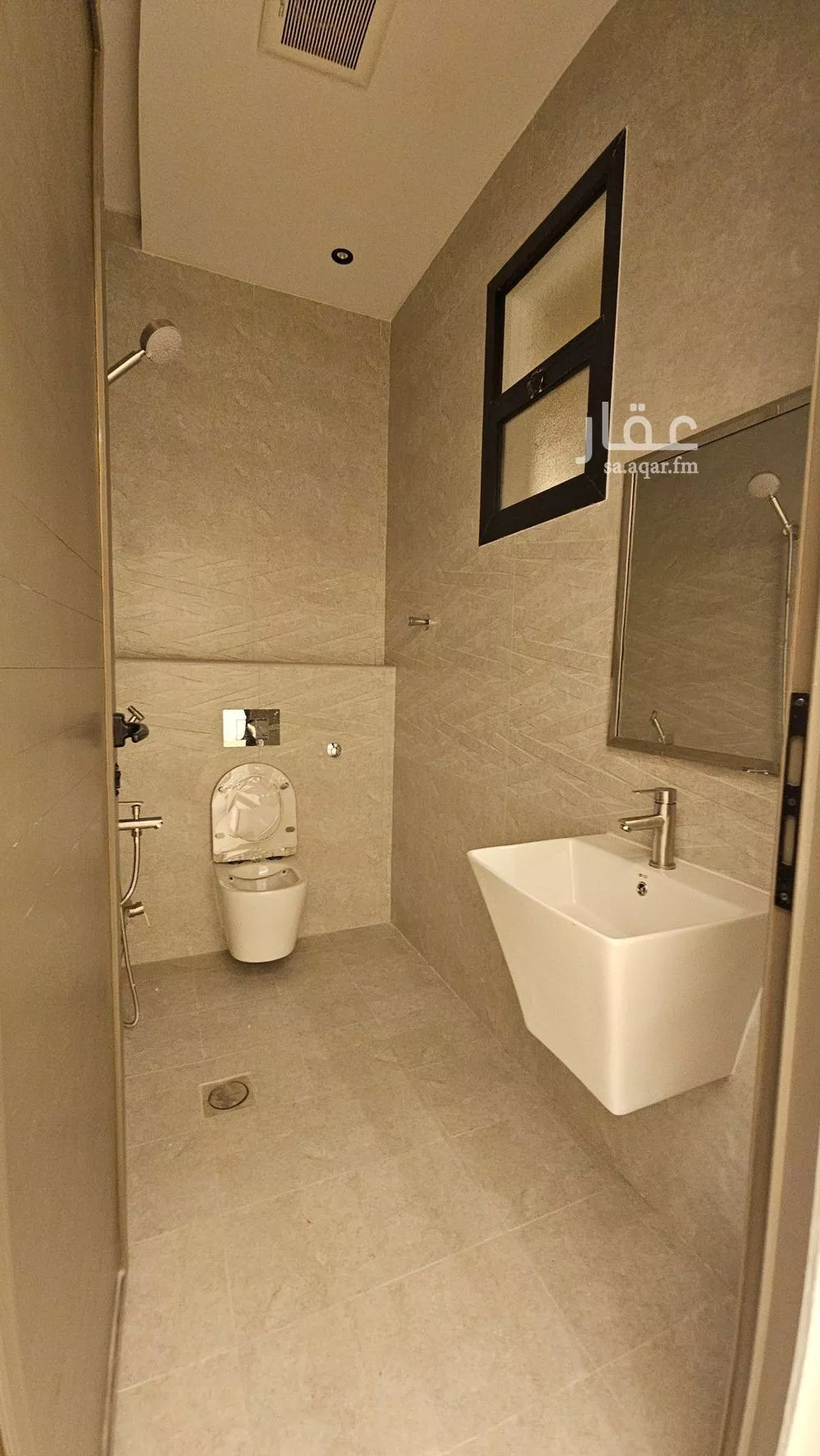 5 bedroom apartment in Badr 5