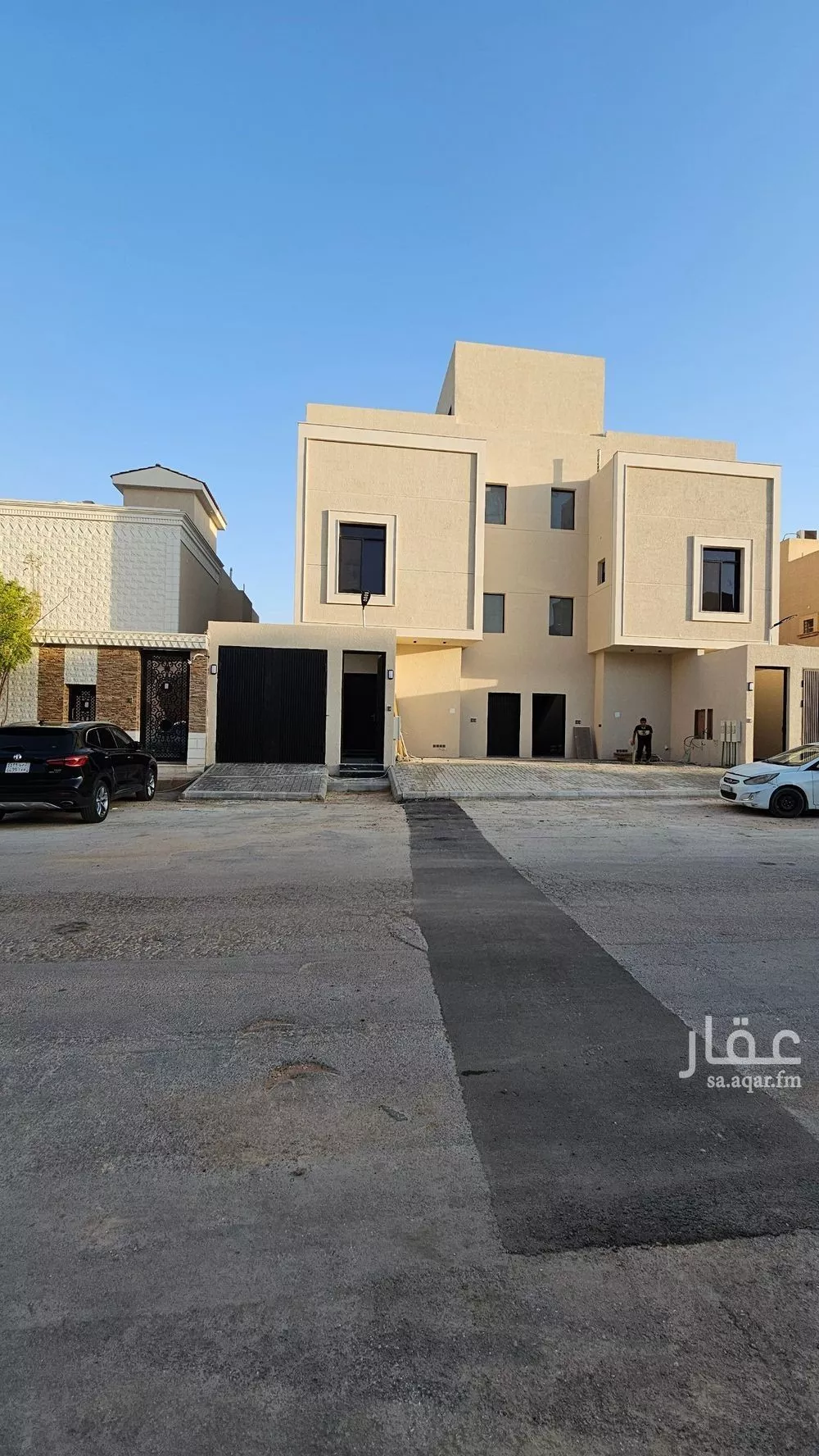 5 bedroom floor in Tuwaiq 1