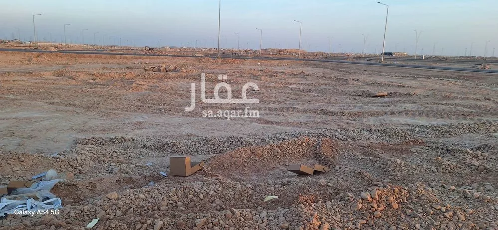 أرض 700 م² في ديراب 4