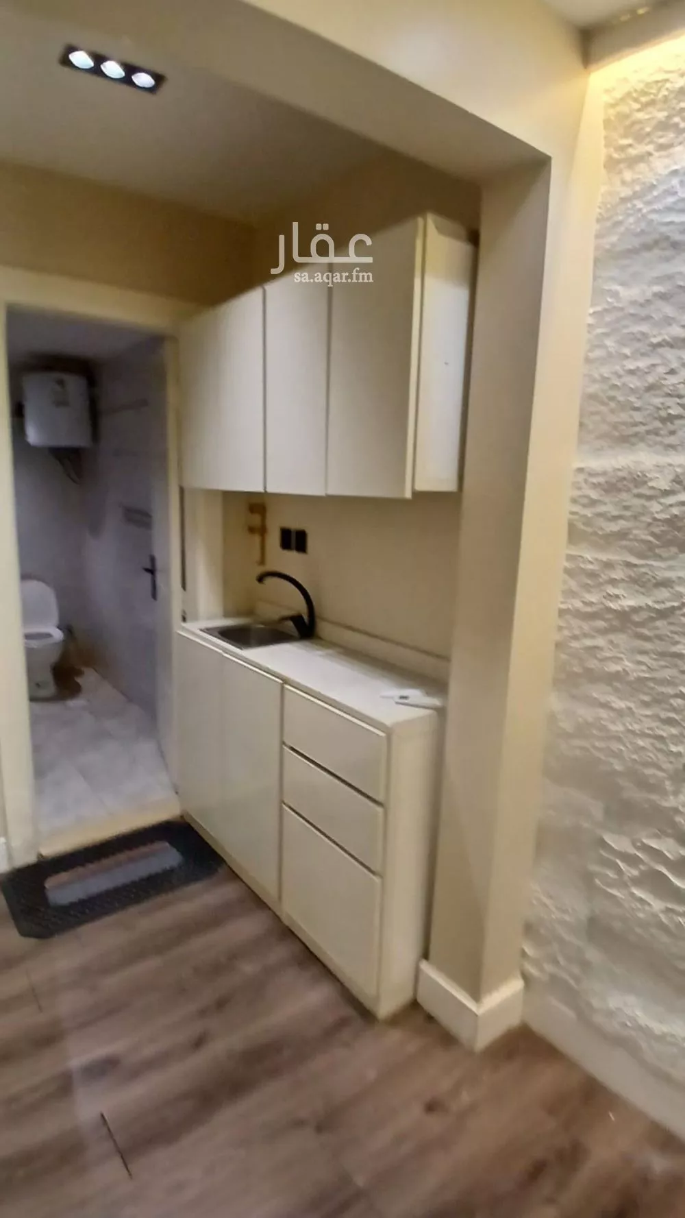 شقة 1 غرف في الملقا 4