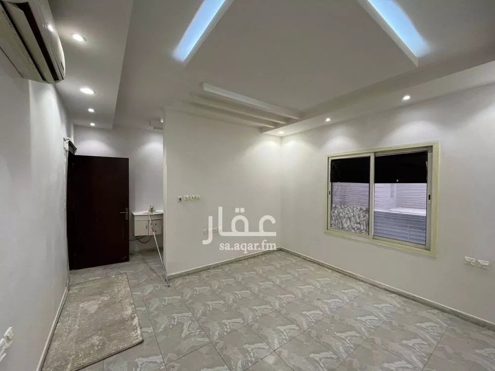 فيلا 8 غرف في العارض 5