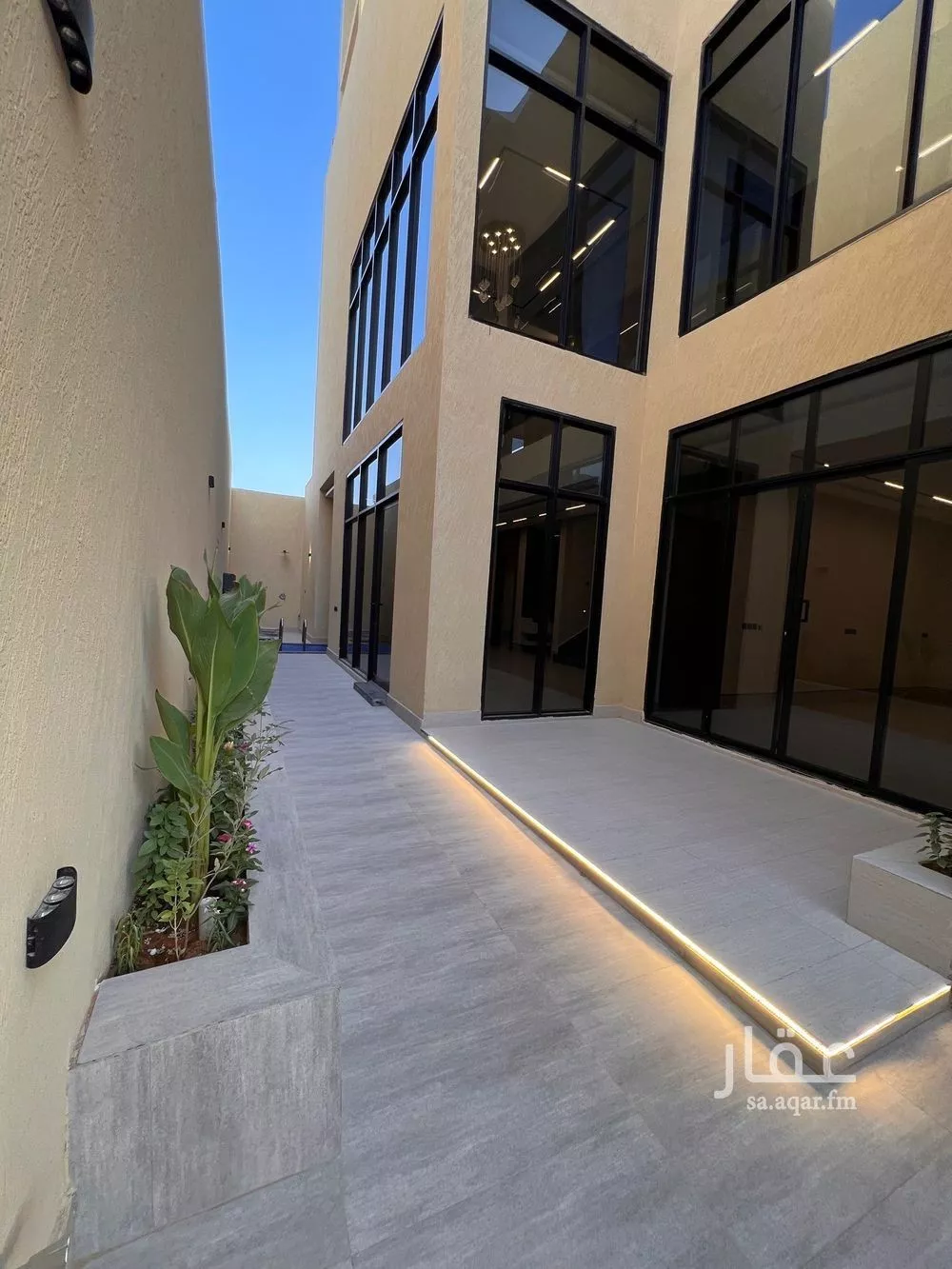 دوبلكس 7 غرف في النرجس 2