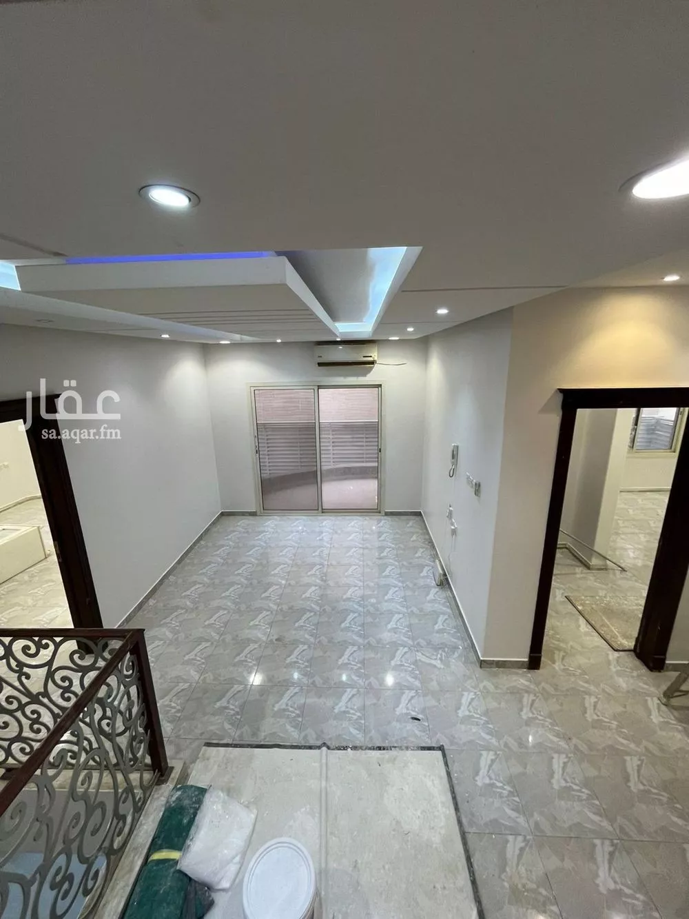 فيلا 8 غرف في العارض 4