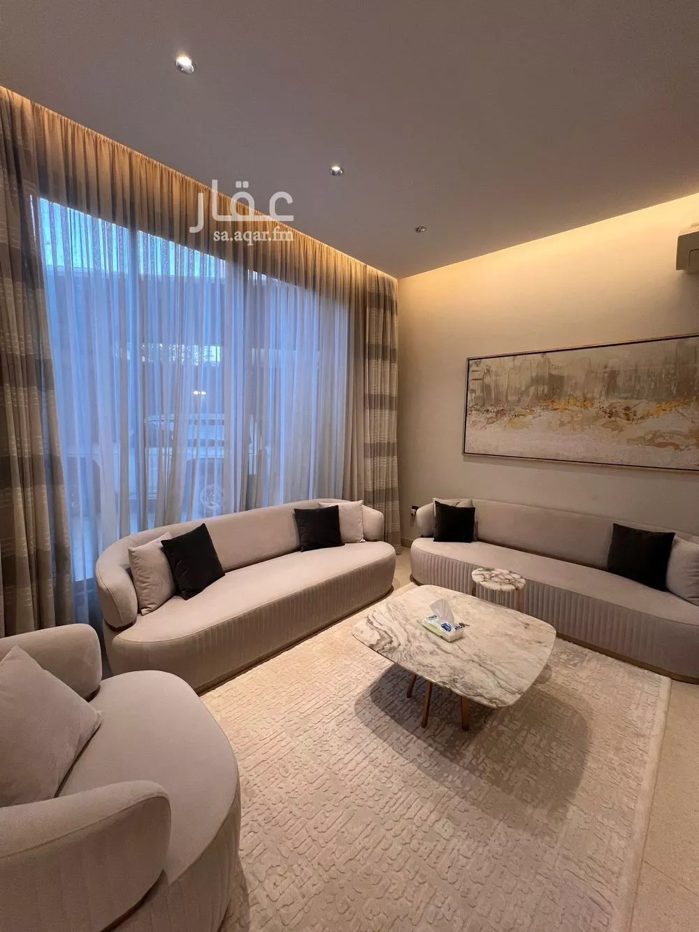 فيلا 4 غرف في العارض 1