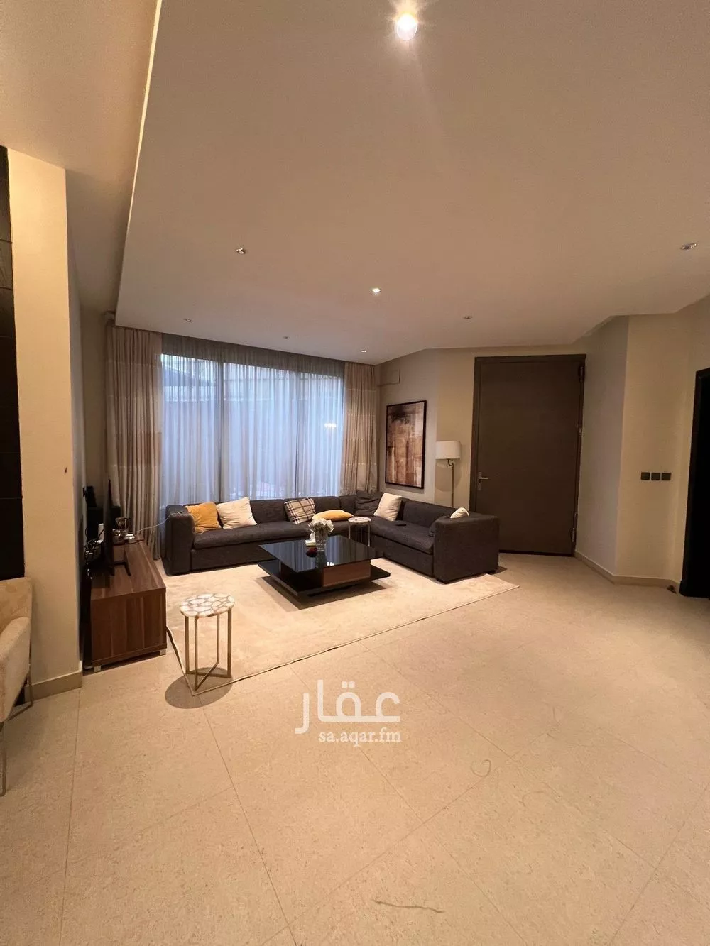 فيلا 4 غرف في العارض 4