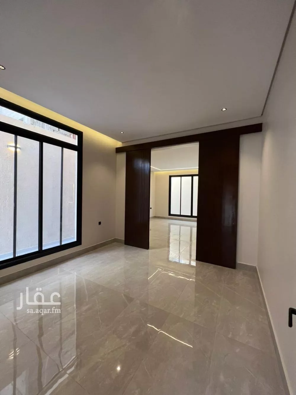 فيلا 7 غرف في الشرق 2