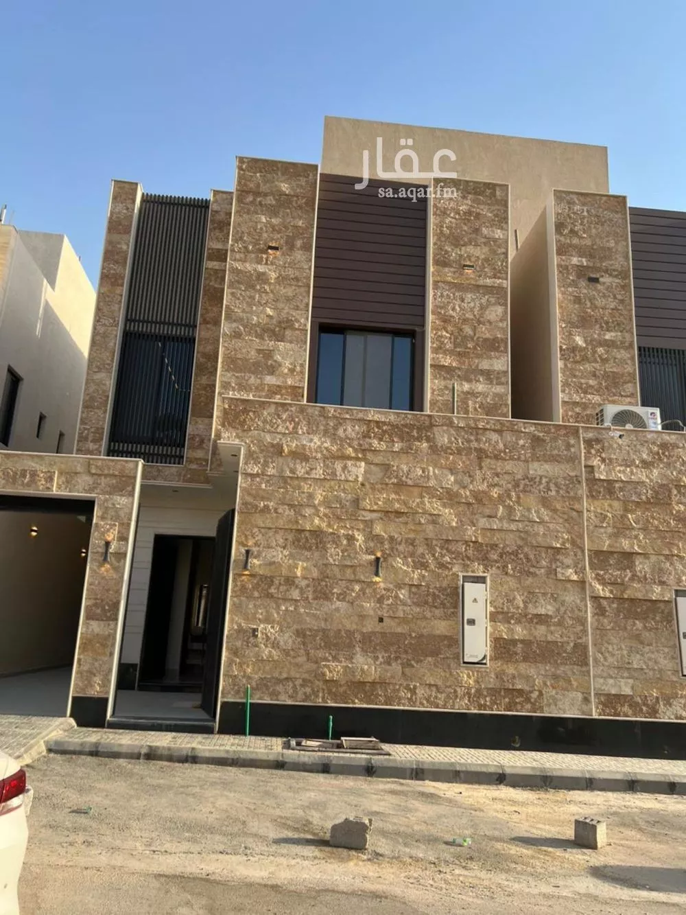 فيلا 7 غرف في الشرق 1