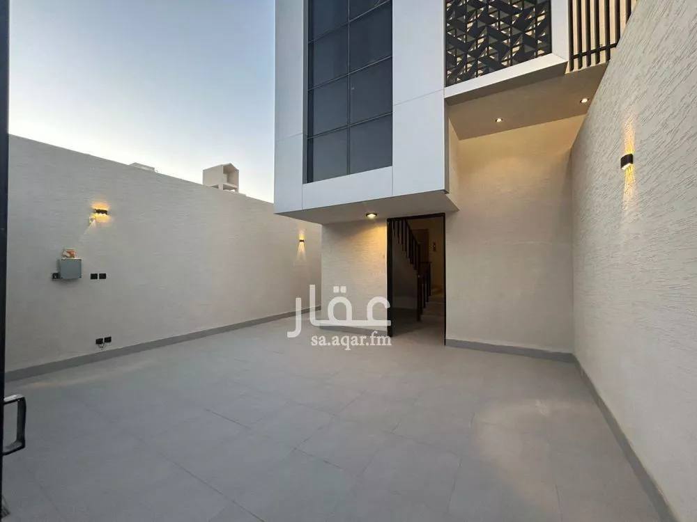 فيلا 5 غرف في العارض 3