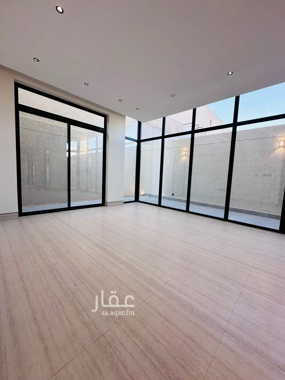 6 bedroom villa in Al Mahdiyyah 3