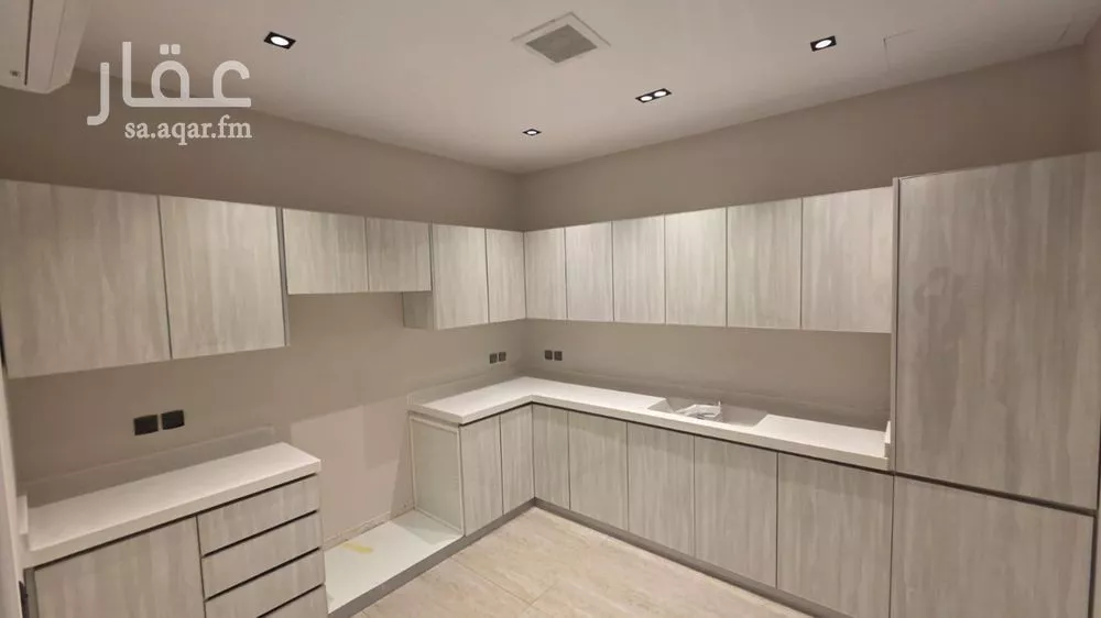 شقة 3 غرف في العارض 4