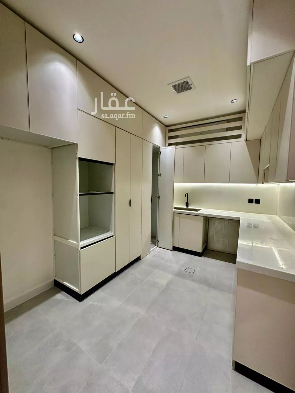 3 bedroom floor in Al Narjis 5
