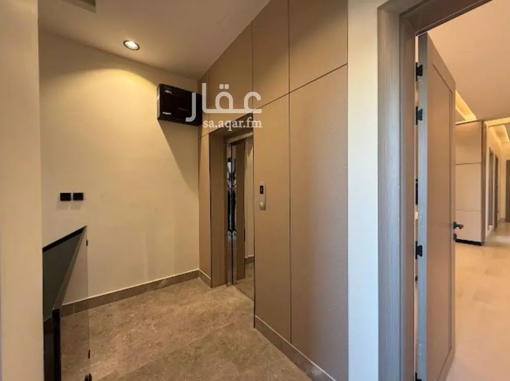 4 bedroom floor in Al Aridh 4