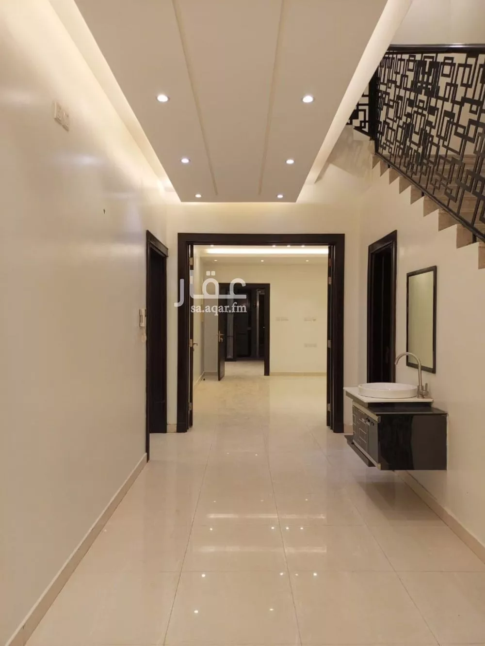 فيلا 8 غرف في النرجس 5