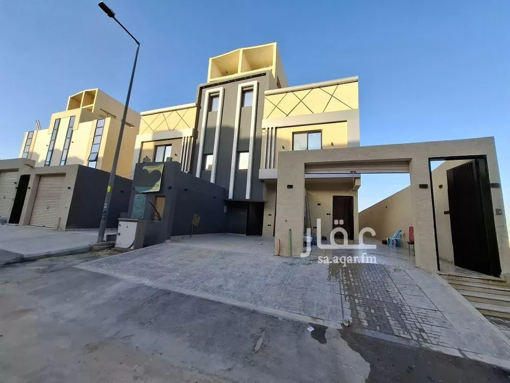 4 bedroom floor in Okaz 1