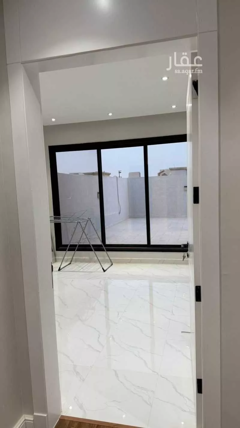 فيلا 5 غرف في الملك فيصل 4