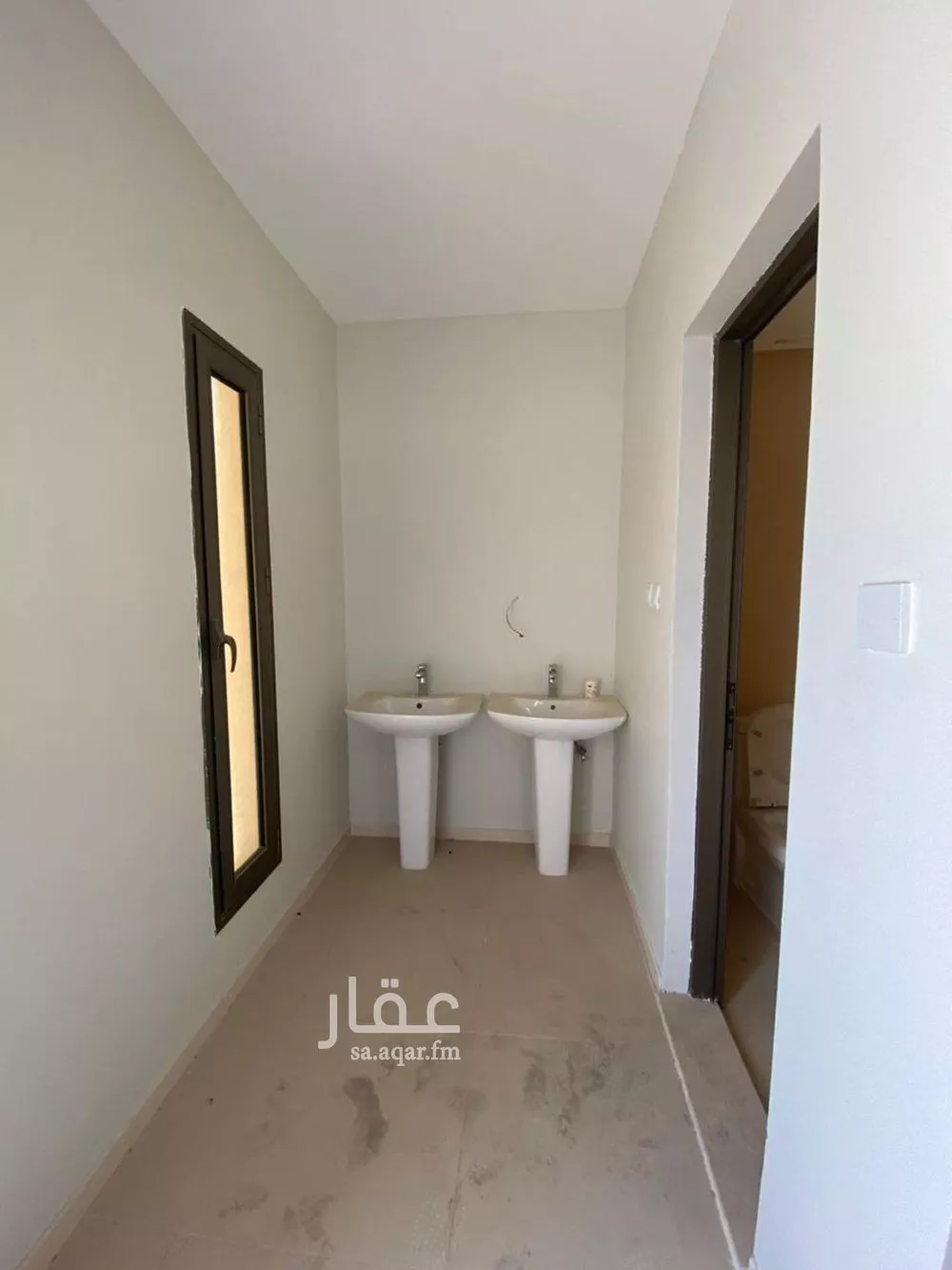 فيلا 8 غرف في البحيرة 3