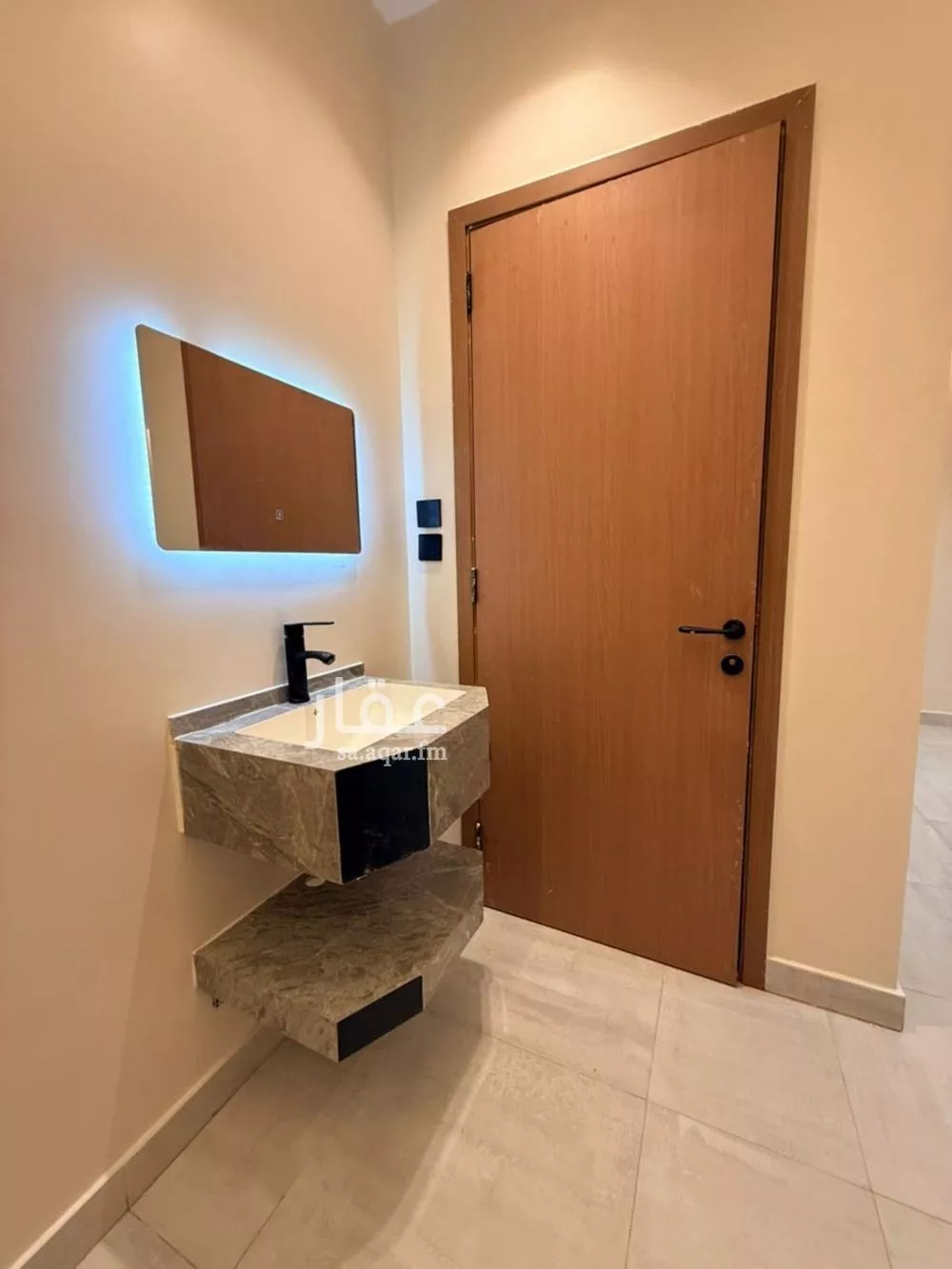 شقة 3 غرف في النزهة 1