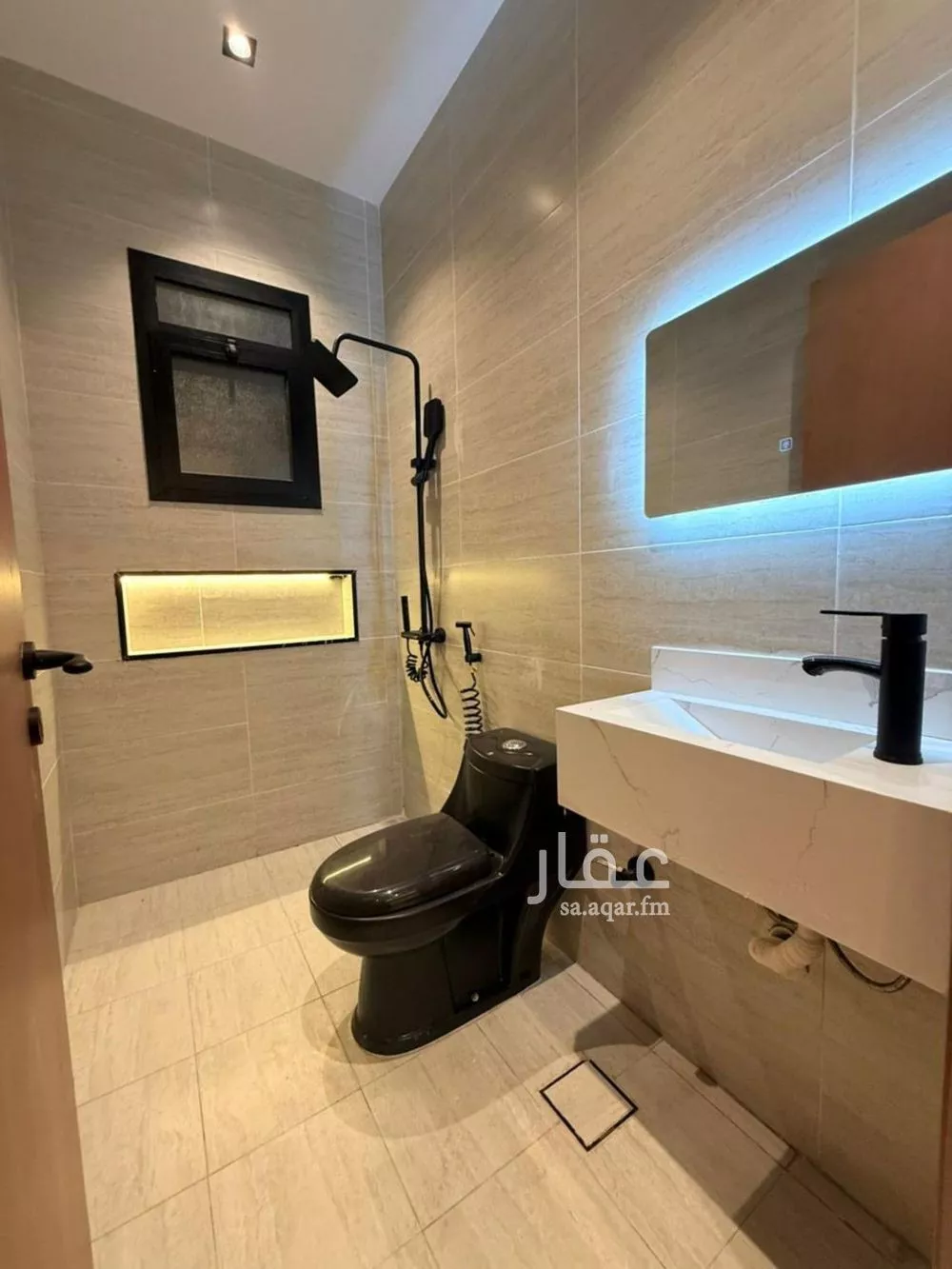 شقة 4 غرف في النزهة 3