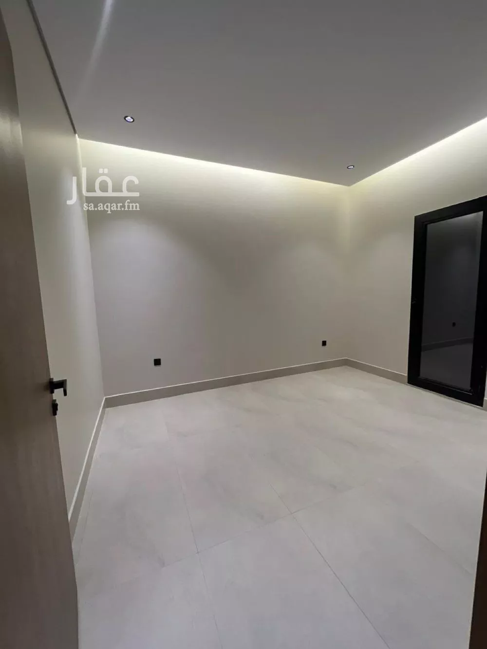 شقة 5 غرف في العارض 4