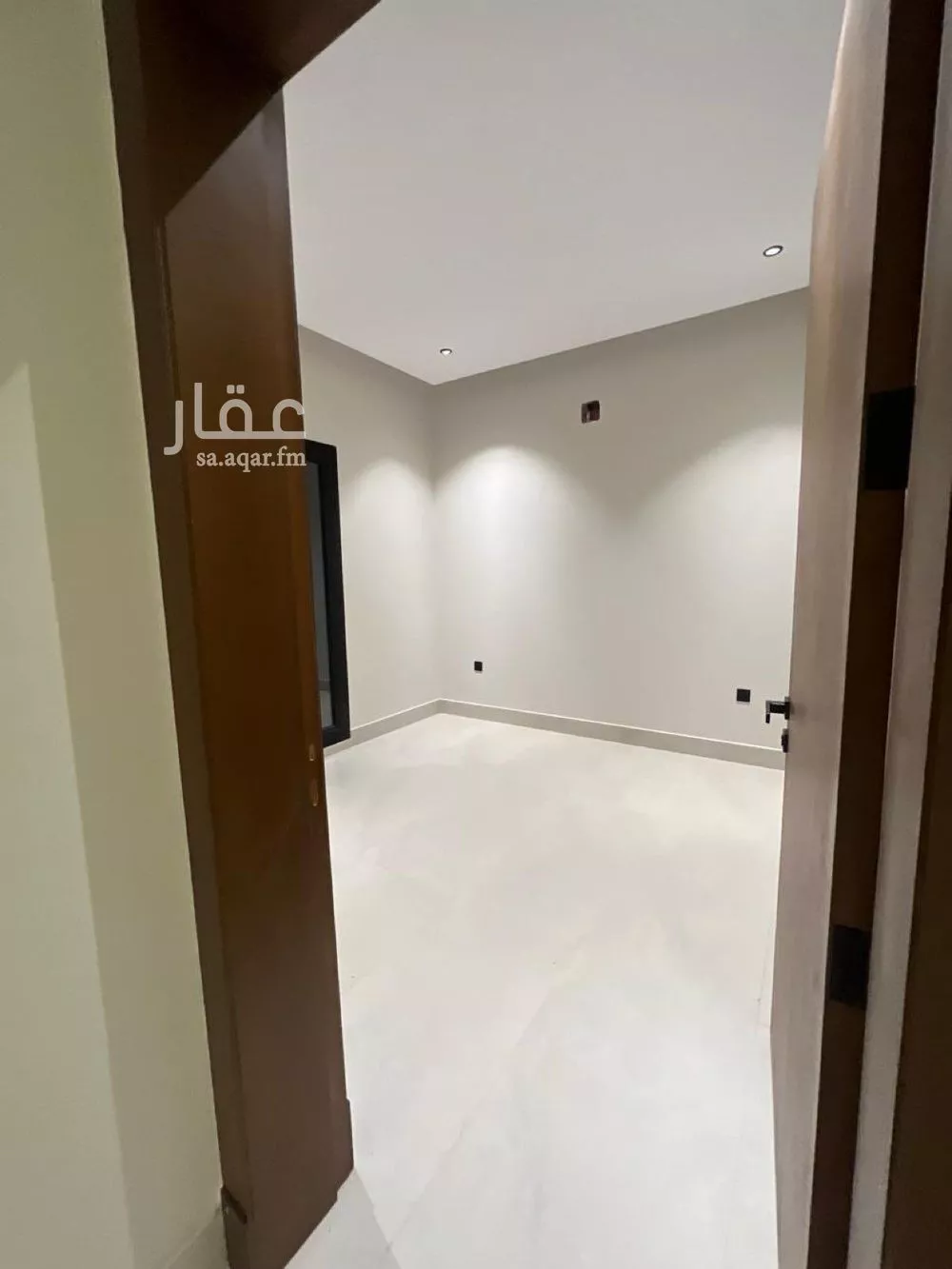 شقة 5 غرف في العارض 3