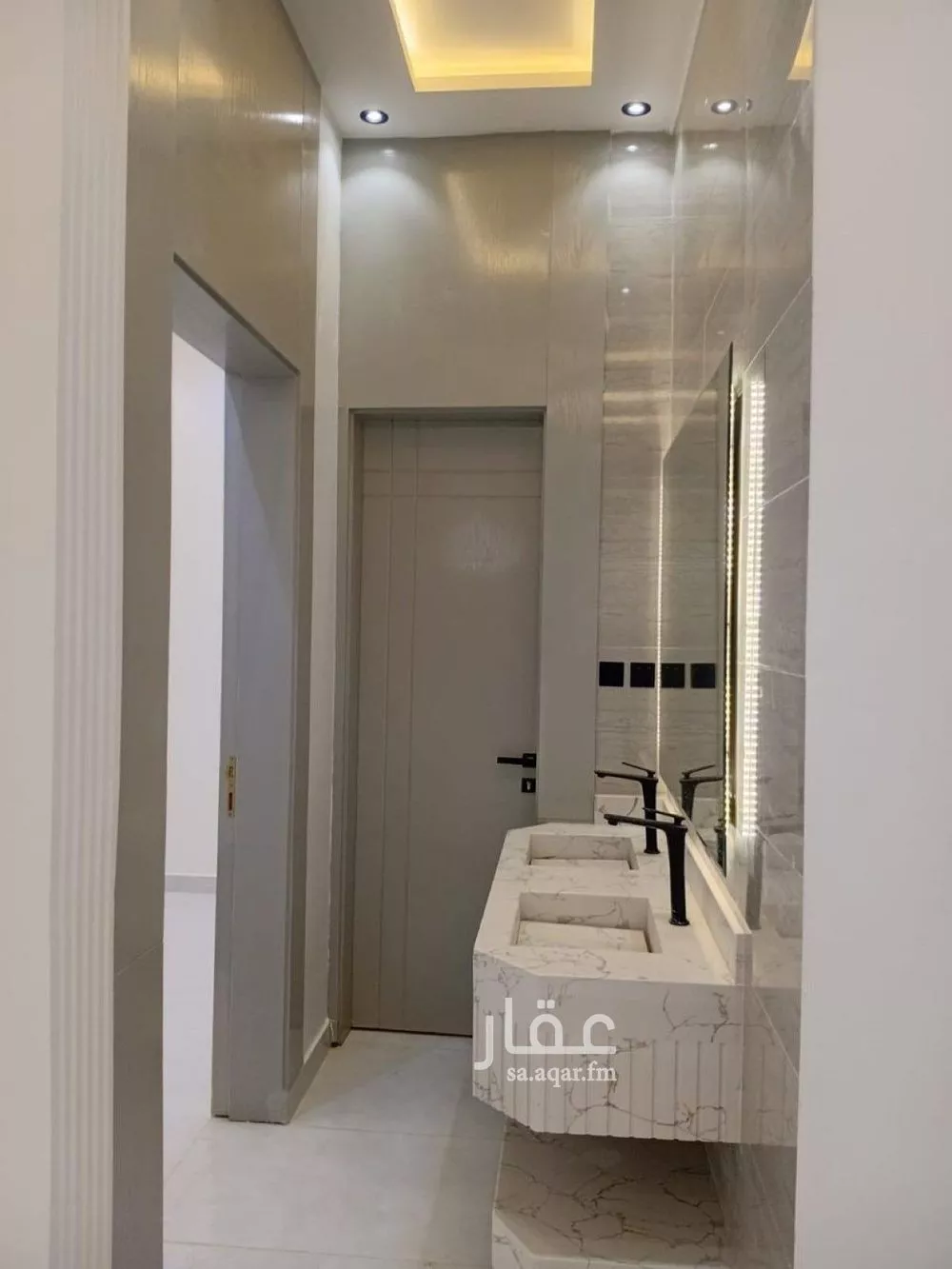 فيلا 4 غرف في الجنادرية 3