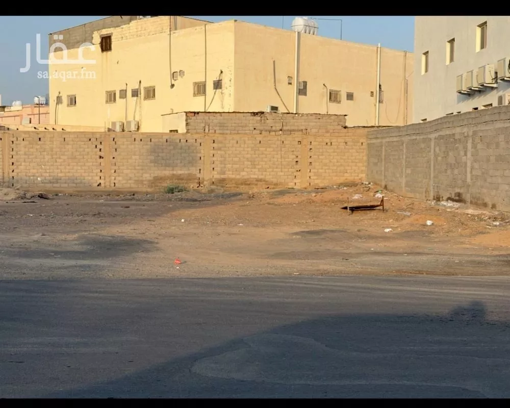 أرض 525 م² في المطار 2