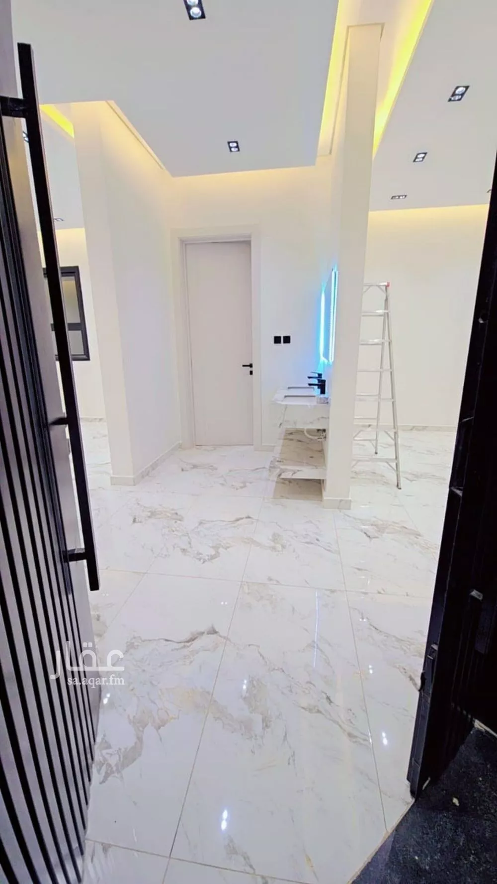 فيلا 6 غرف في النرجس 4