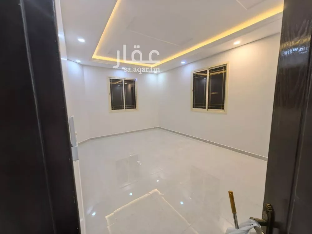 5 bedroom floor in Al Aridh 2