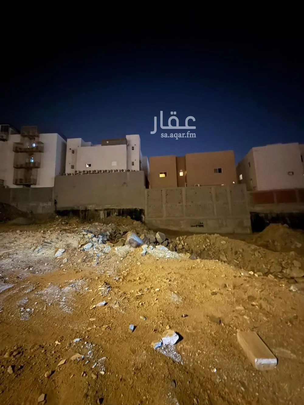 أرض 625 م² في الحمراء و ام الجود