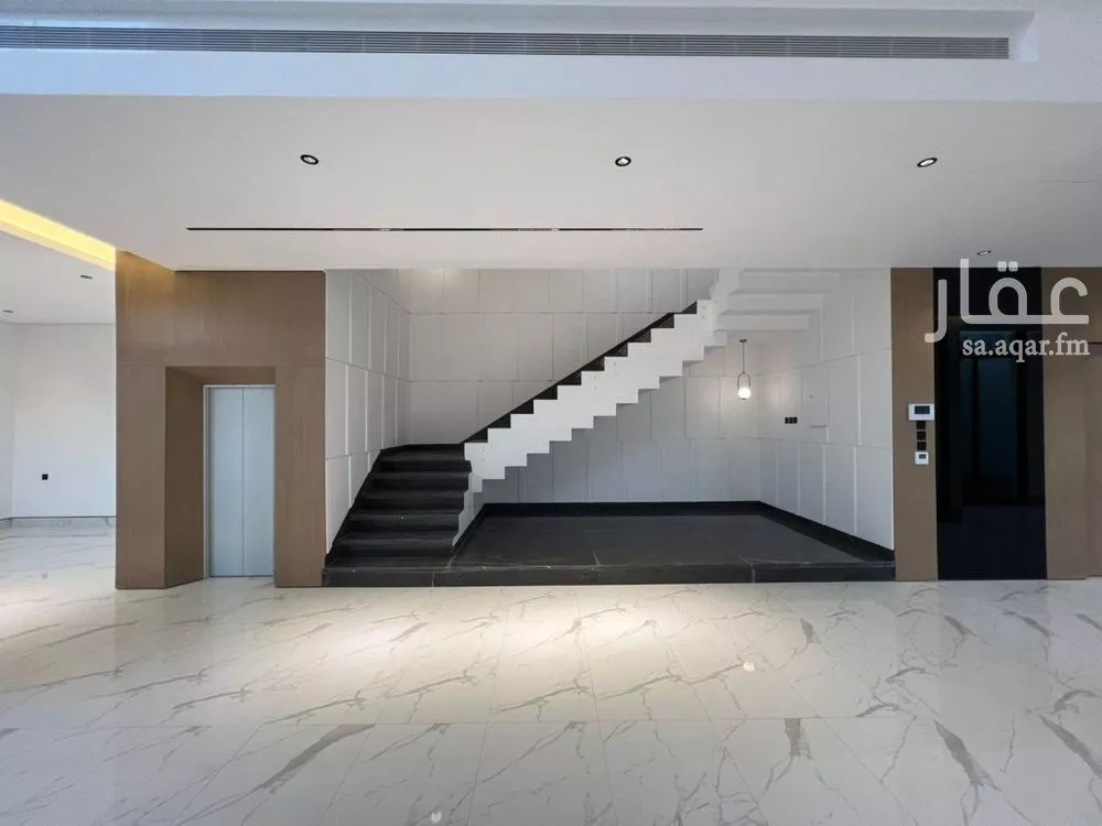 5 bedroom villa in Al Narjis 5