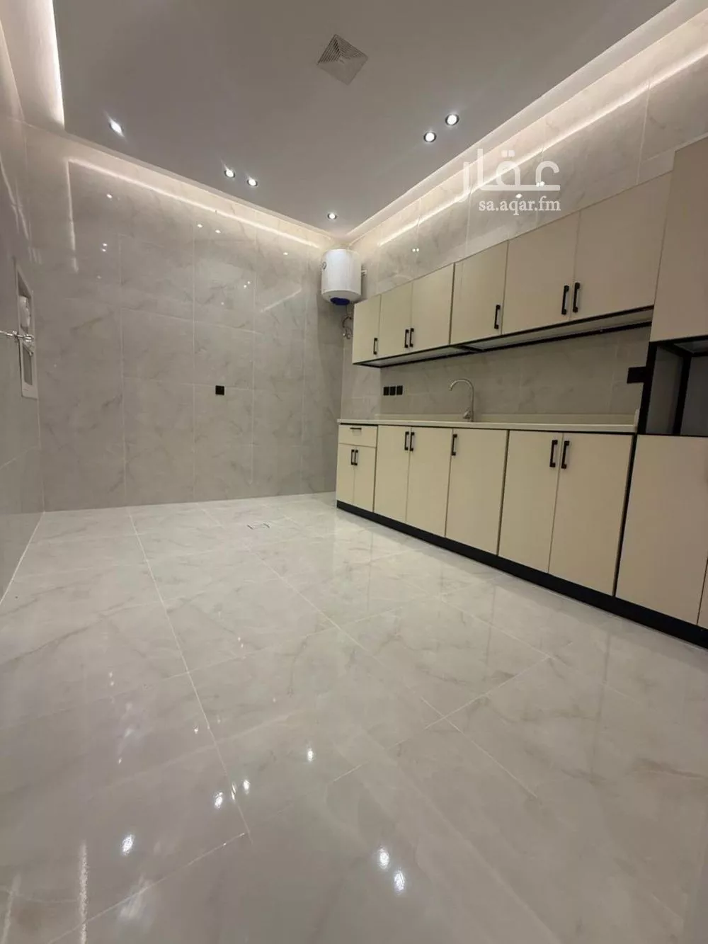 شقة 2 غرف في الحمراء 1