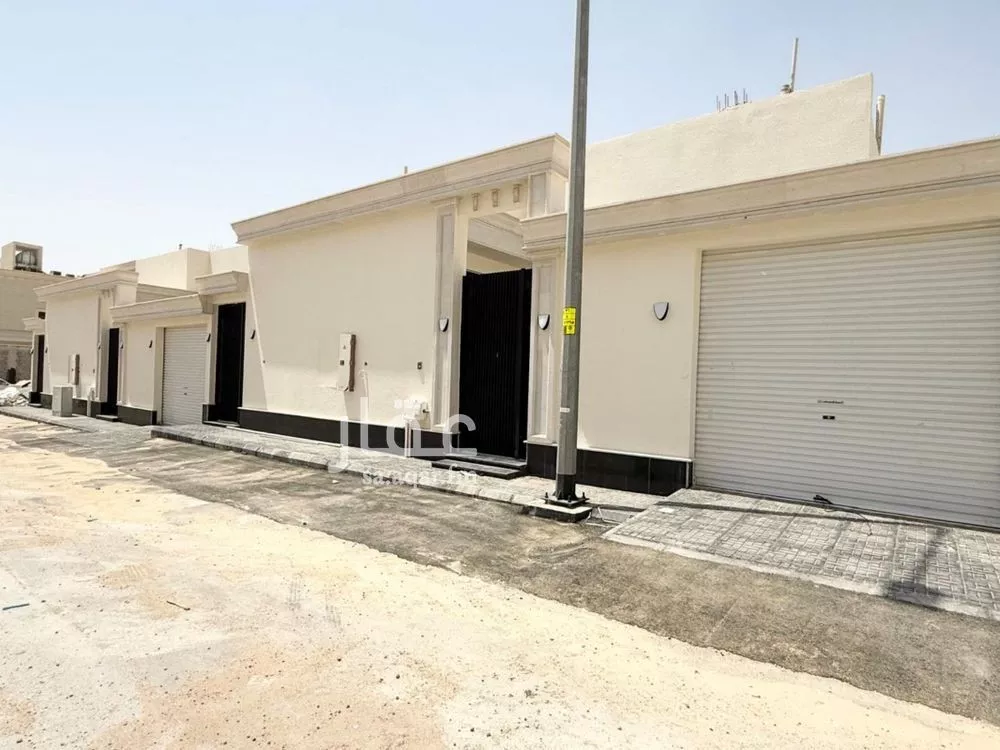 7 bedroom villa in Al Janadriyah 2