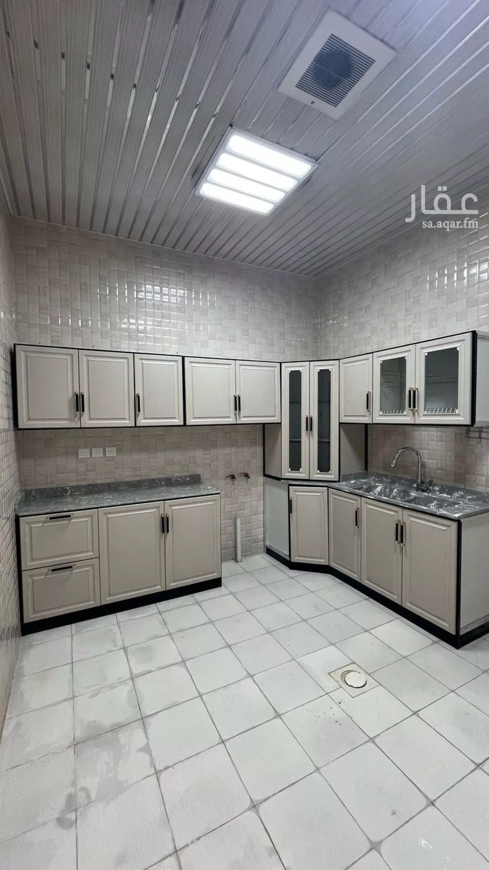 3 bedroom floor in Al Qairawan 1